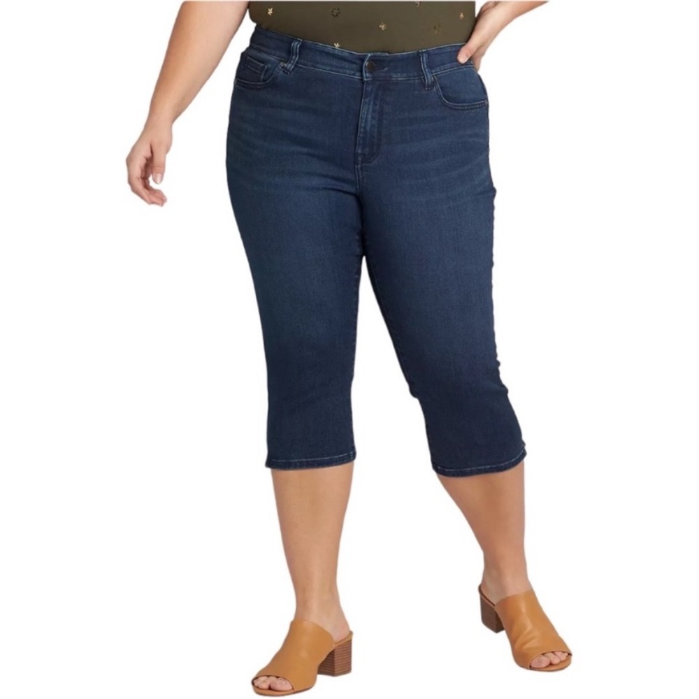 LANE BRYANT Pedal Pushers Mid Rise Shorts Capris Stretch Denim Blue NWT Size 28